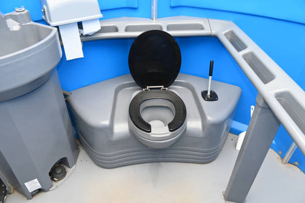 Best Luxury portable toilet rental  in Osage, IA